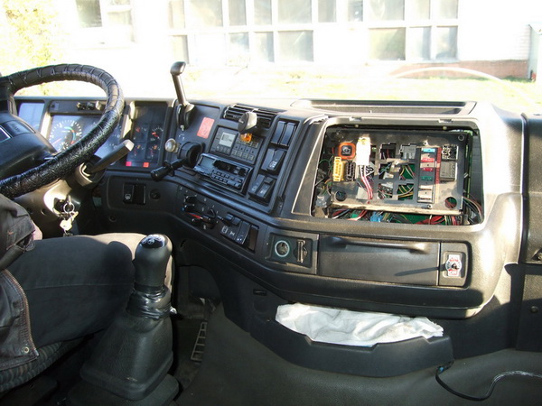 Panel Volvo FH12.jpg